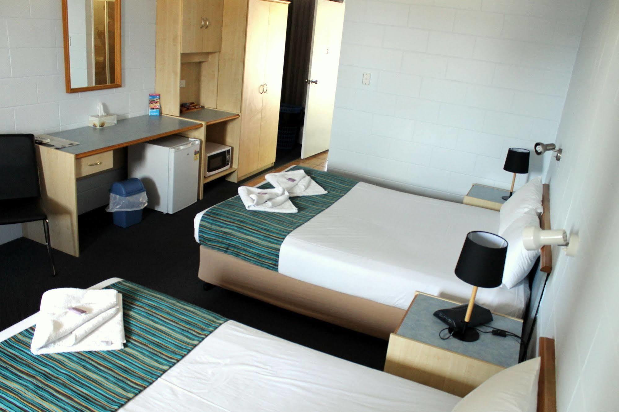 Rocky Glen Hotel Motel แกลดสตัน ภายนอก รูปภาพ