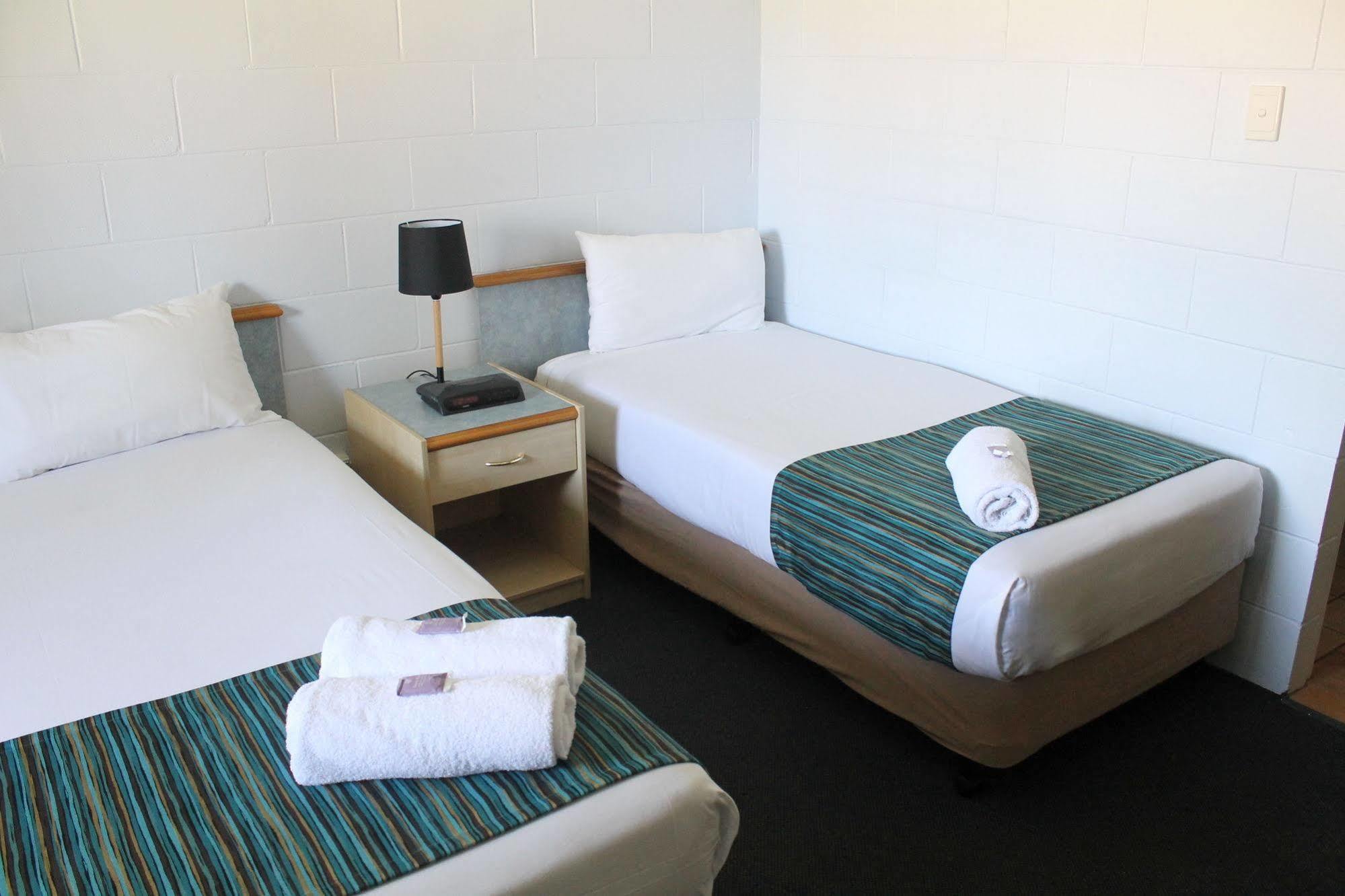 Rocky Glen Hotel Motel แกลดสตัน ภายนอก รูปภาพ