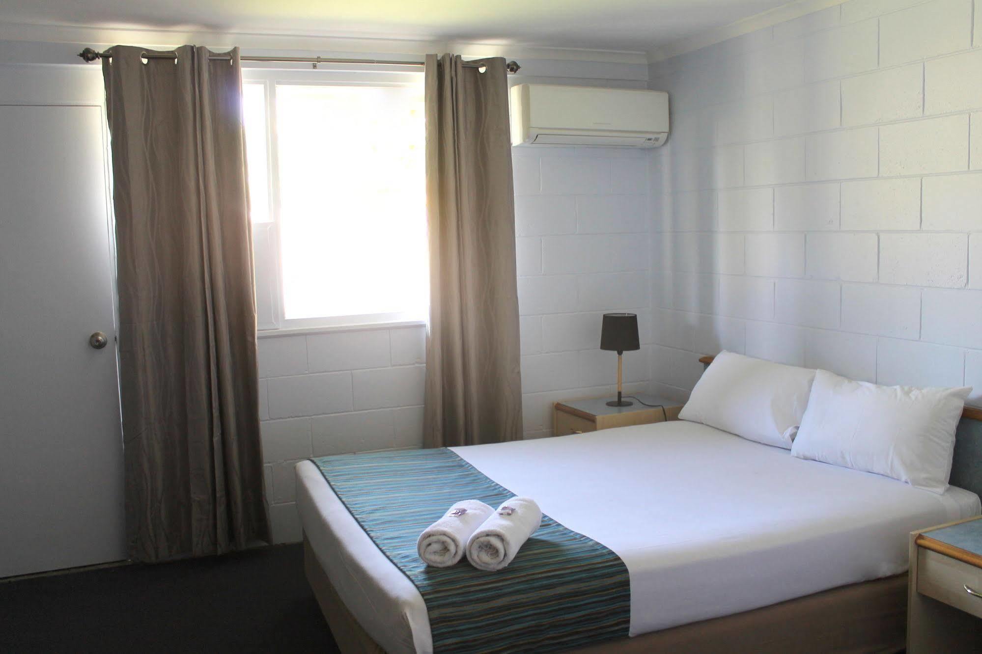 Rocky Glen Hotel Motel แกลดสตัน ภายนอก รูปภาพ