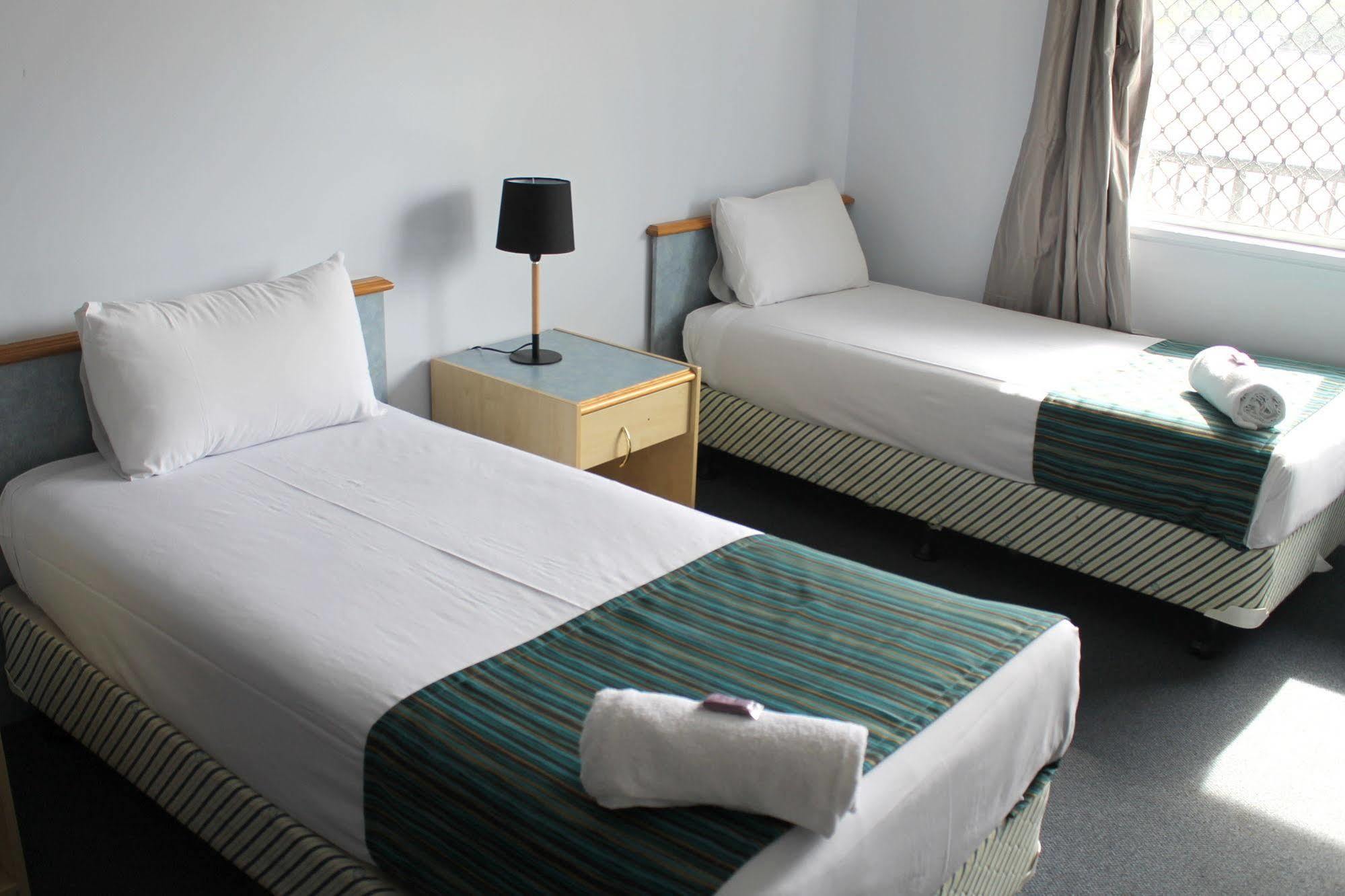 Rocky Glen Hotel Motel แกลดสตัน ภายนอก รูปภาพ