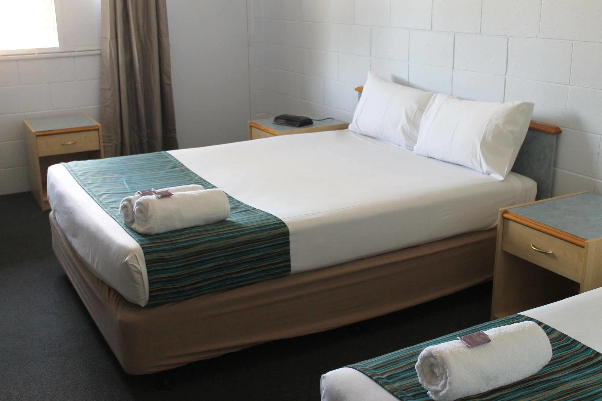 Rocky Glen Hotel Motel แกลดสตัน ภายนอก รูปภาพ